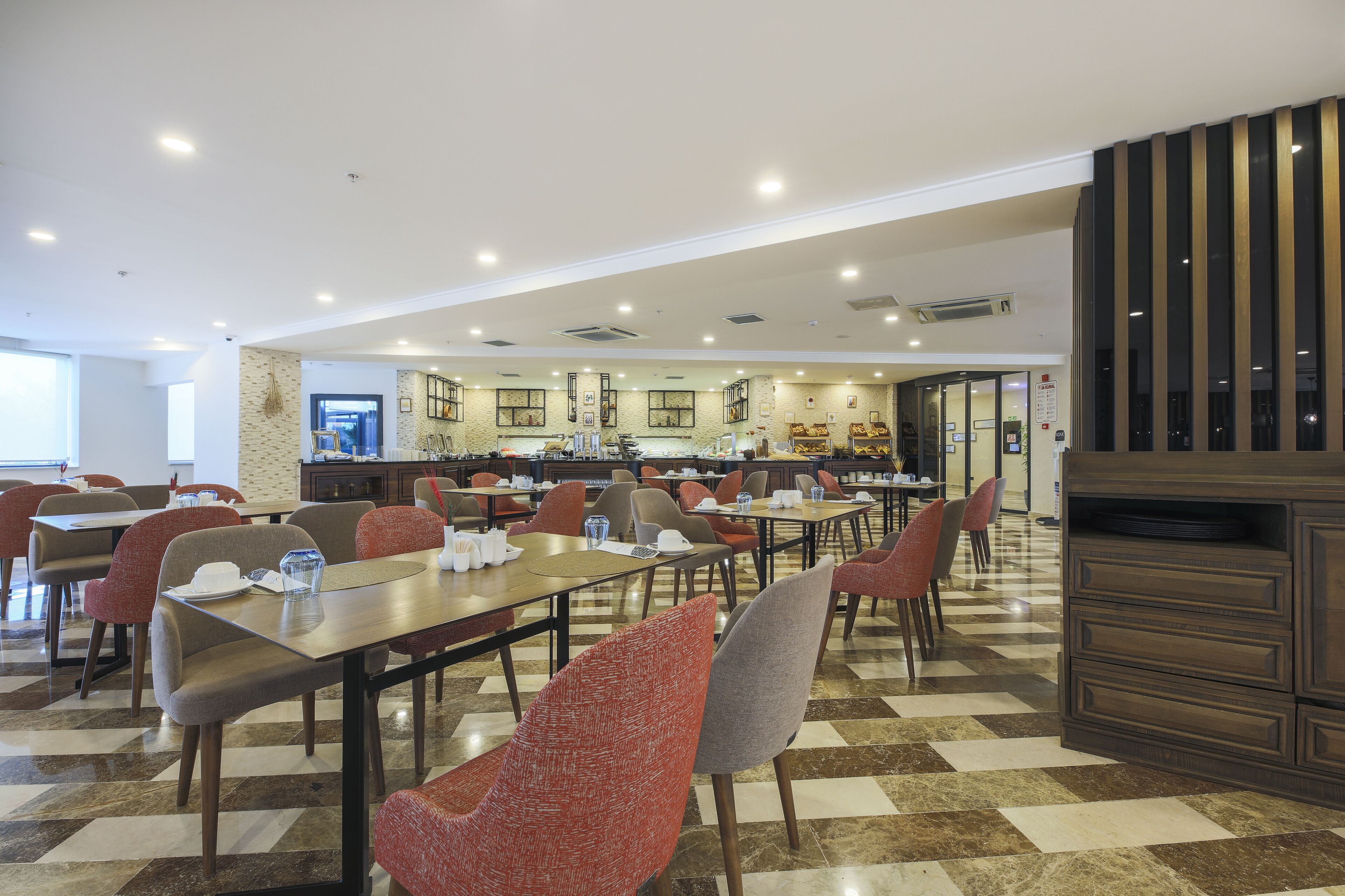 Daily continental breakfast (TRY 80 per person)