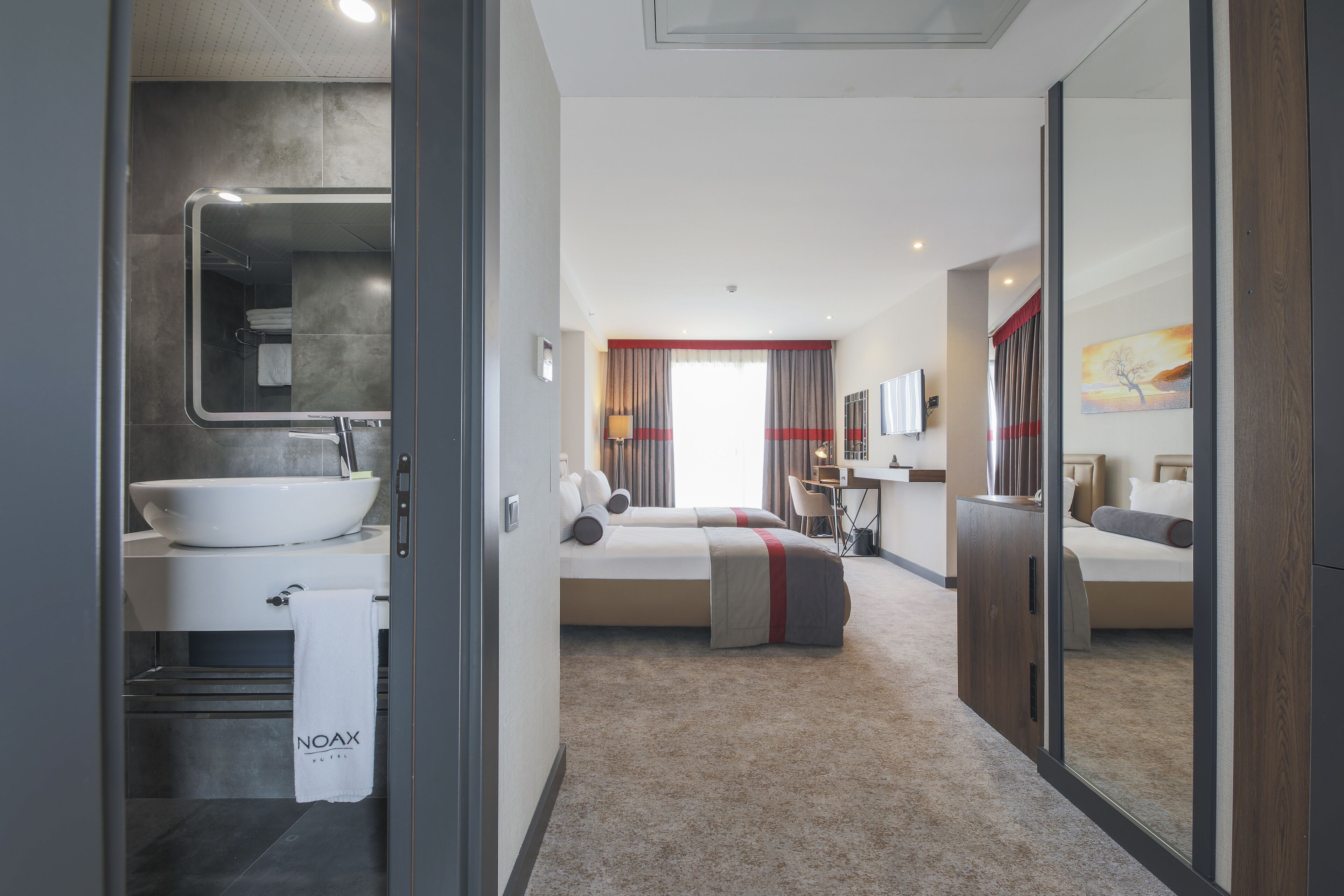 family room | 1 bedroom, in-room safe, desk, blackout curtains