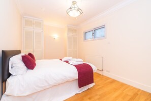 Apartment, 3 Bedrooms | 3 bedrooms, iron/ironing board, free WiFi - PML Apartments Elvaston Mews (London)