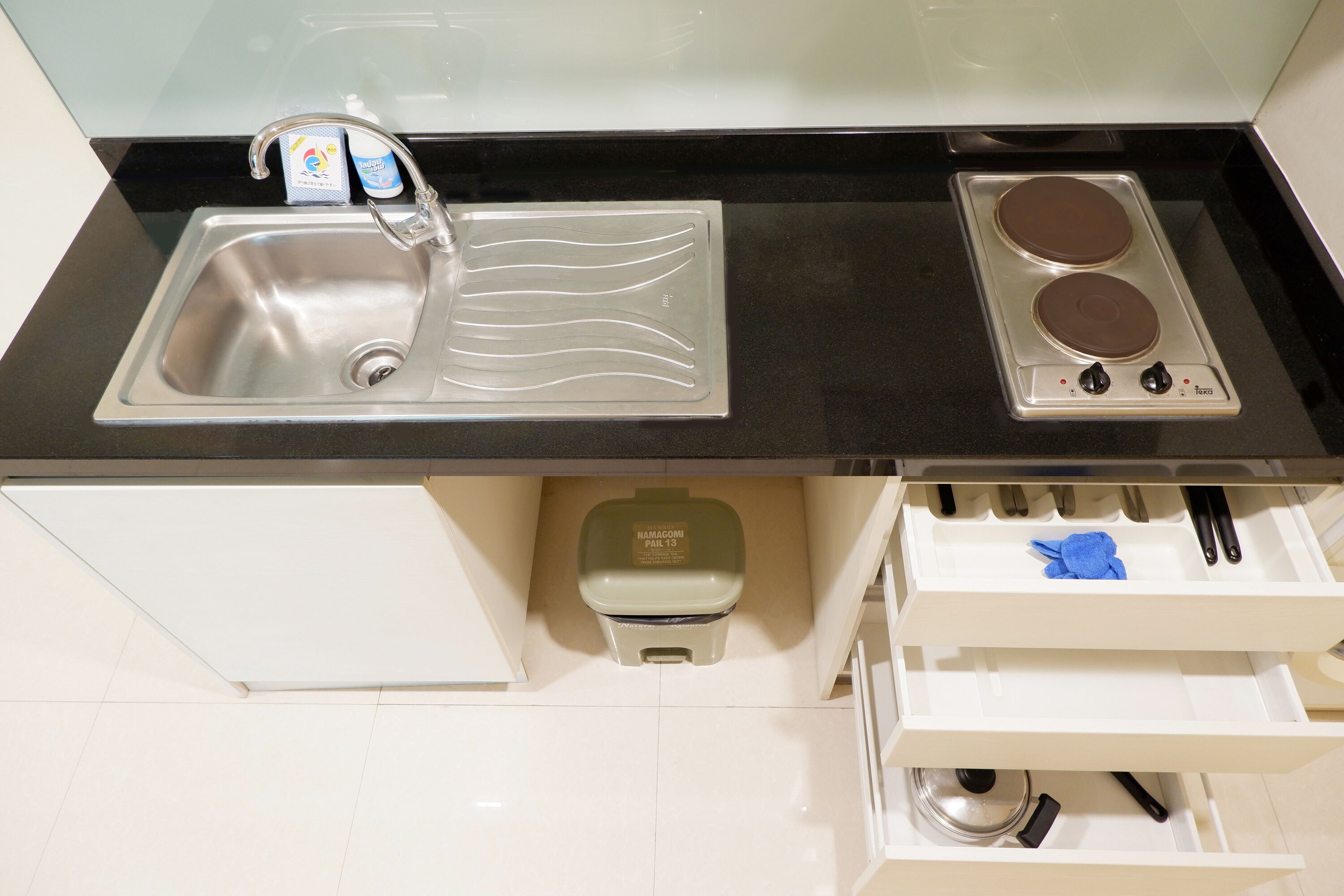 one bedroom suite with pool view | room amenity