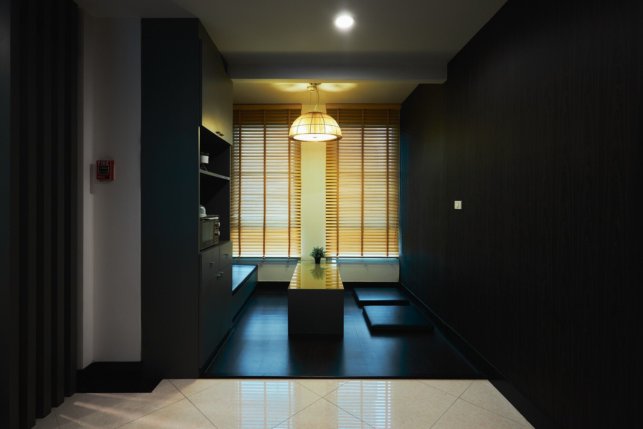 grand suite, 2 bedrooms | living area | lcd tv