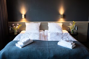 Camera Standard con letto matrimoniale o 2 letti singoli | Biancheria da letto di alta qualità, una scrivania, postazione laptop