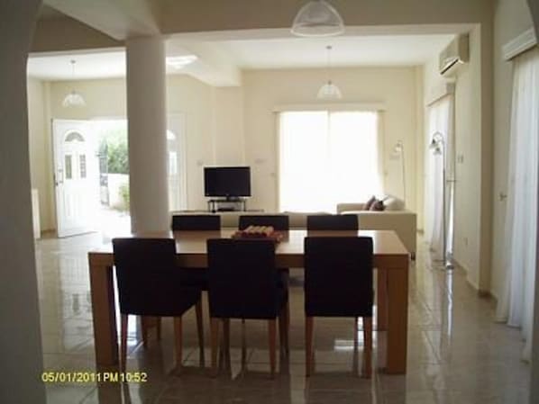 Villa | Cuisine privée | Réfrigérateur, four à micro-ondes, un four, surface de cuisson
