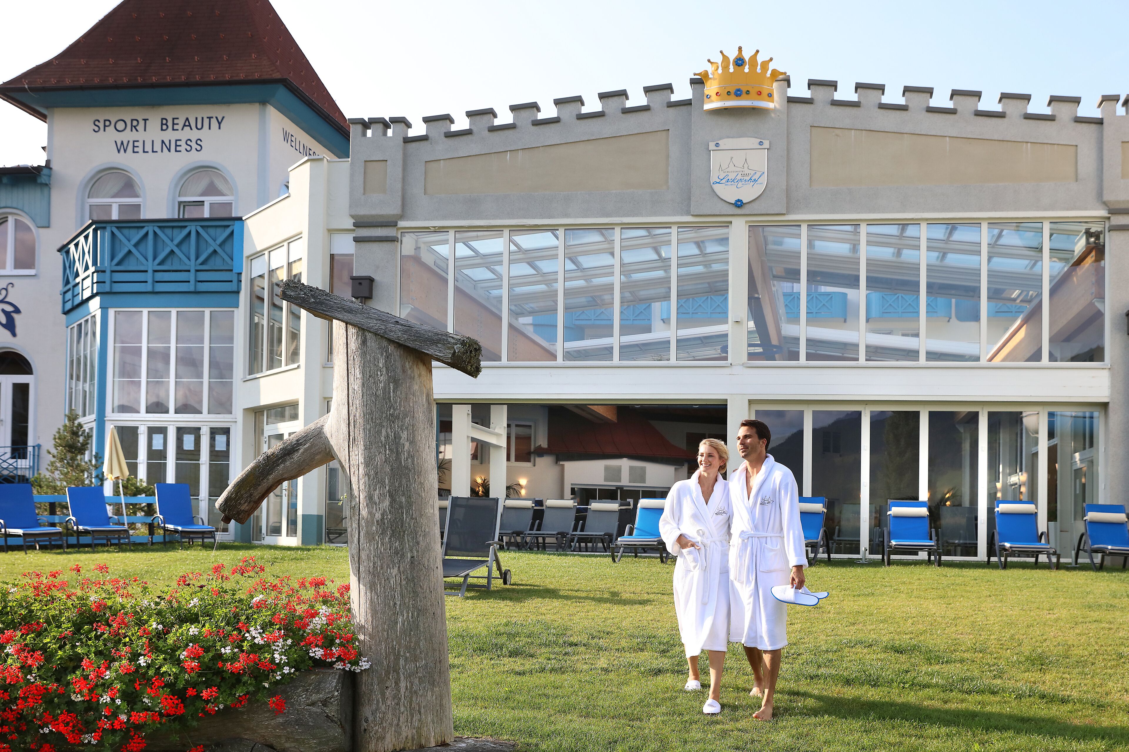 Couples treatment rooms, sauna, hot tub, steam room, body treatments