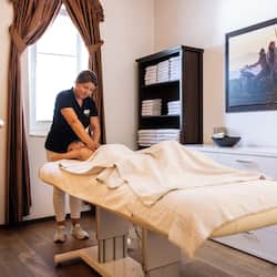 Couples treatment room(s), sauna, hot tub, steam room, body treatments