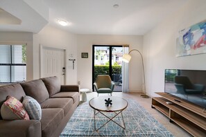 Deluxe Apartment, 2 Bedrooms, Non Smoking, Terrace (Self Check-in with Virtual Front Desk) | Living area