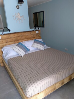 Desk, soundproofing, free WiFi, bed sheets - La Calata (Portovenere)