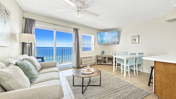 Exclusive Condo, 1 Bedroom, Balcony, Ocean View | Living room