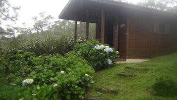 Ferienhütte | Minibar, Schreibtisch, schallisolierte Zimmer, kostenloses WLAN