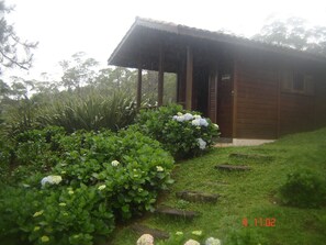 Cabaña | Minibar, escritorio, insonorización y wifi gratis 