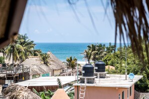 Panoramic Room | Beach/ocean view - Experiencia Surf Camp - Hostel (Puerto Escondido)