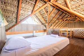 Caja de seguridad en la habitación, wifi gratis y ropa de cama 