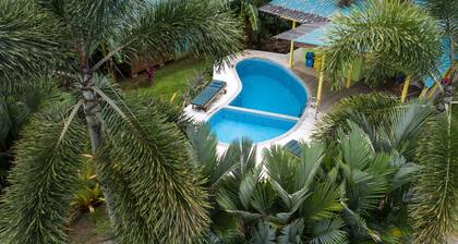 Beachfront Villa Seabreeze with AC & Pool