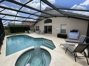 Outdoor pool, a heated pool - Family Retreat, 4 Bedroom Villa with Private Pool and Spa Near Disney Parks (Davenport)