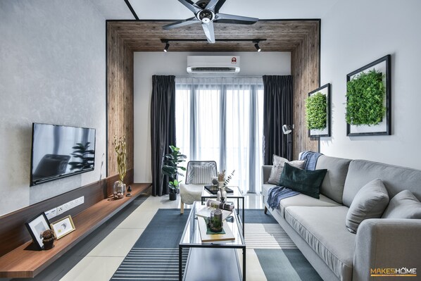 Flat-screen TV - One Residence 2R2B 4pax 1CP Near Sunway Velocity Kuala Lumpur KLCC @ Makeshome (Chan Sow Lin)