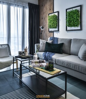 Flat-screen TV - One Residence 2R2B 4pax 1CP Near Sunway Velocity Kuala Lumpur KLCC @ Makeshome (Chan Sow Lin)