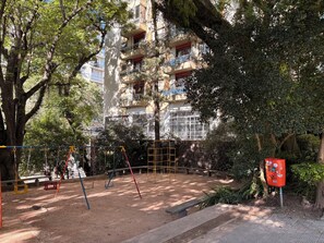 Children's area - SIMPATIC APÊ-SAGURO -TRANQUILO Smart TV - 55 P - Netflix  (PORTO ALEGRE)