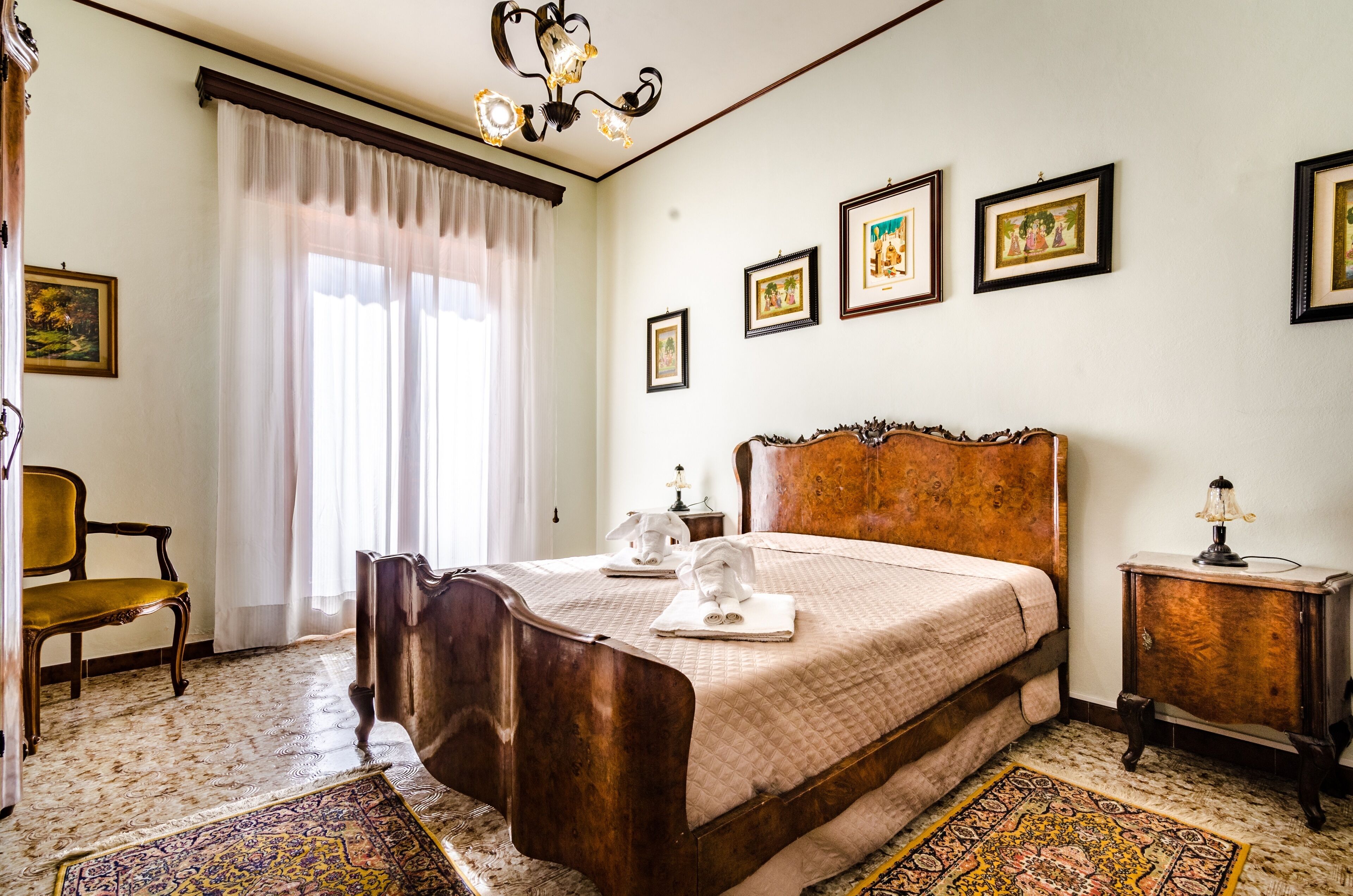 5 bedrooms, iron/ironing board, free WiFi, bed sheets