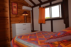 1 chambre, fer et planche à repasser, lit parapluie, Wi-Fi gratuit