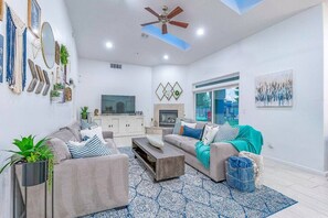 تلفزيون ذكي، مدفأة، كُتُب