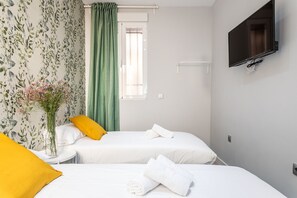 2 Schlafzimmer, Bügeleisen/Bügelbrett, kostenloses WLAN