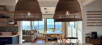 ★ Endless Lake Michigan. Cozy & Spacious Getaway with hot tub!