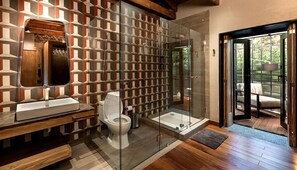 Design Room 2 | Bathroom | Free toiletries, towels, soap, shampoo - Morada La Noria (Puebla)