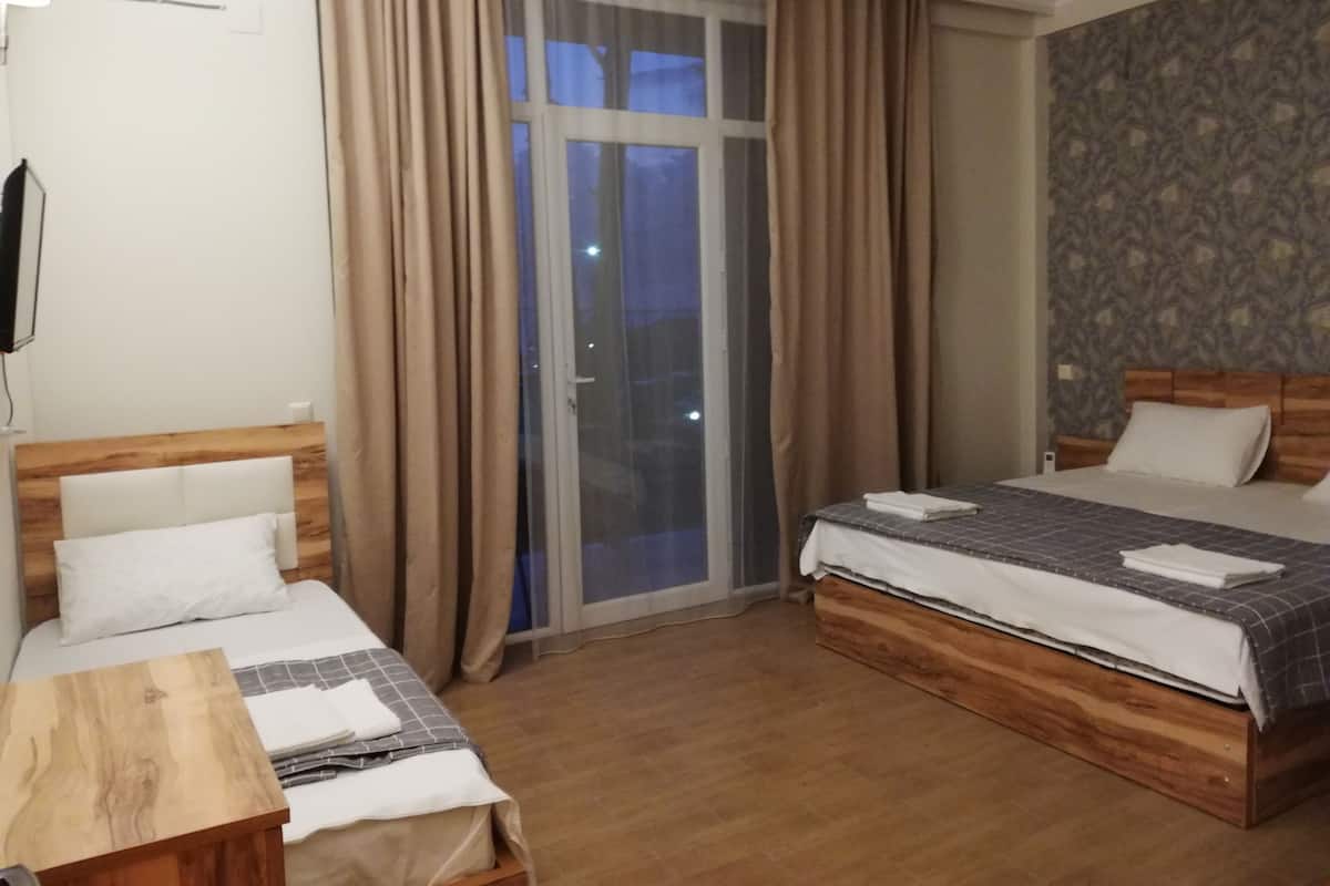 Comfort Triple Room | Select Comfort beds, free WiFi