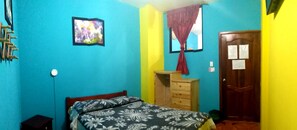 Double Room, 1 Queen Bed | Individually decorated, blackout drapes, soundproofing, free WiFi - Hostal Bavaria de la Alameda (Quito)