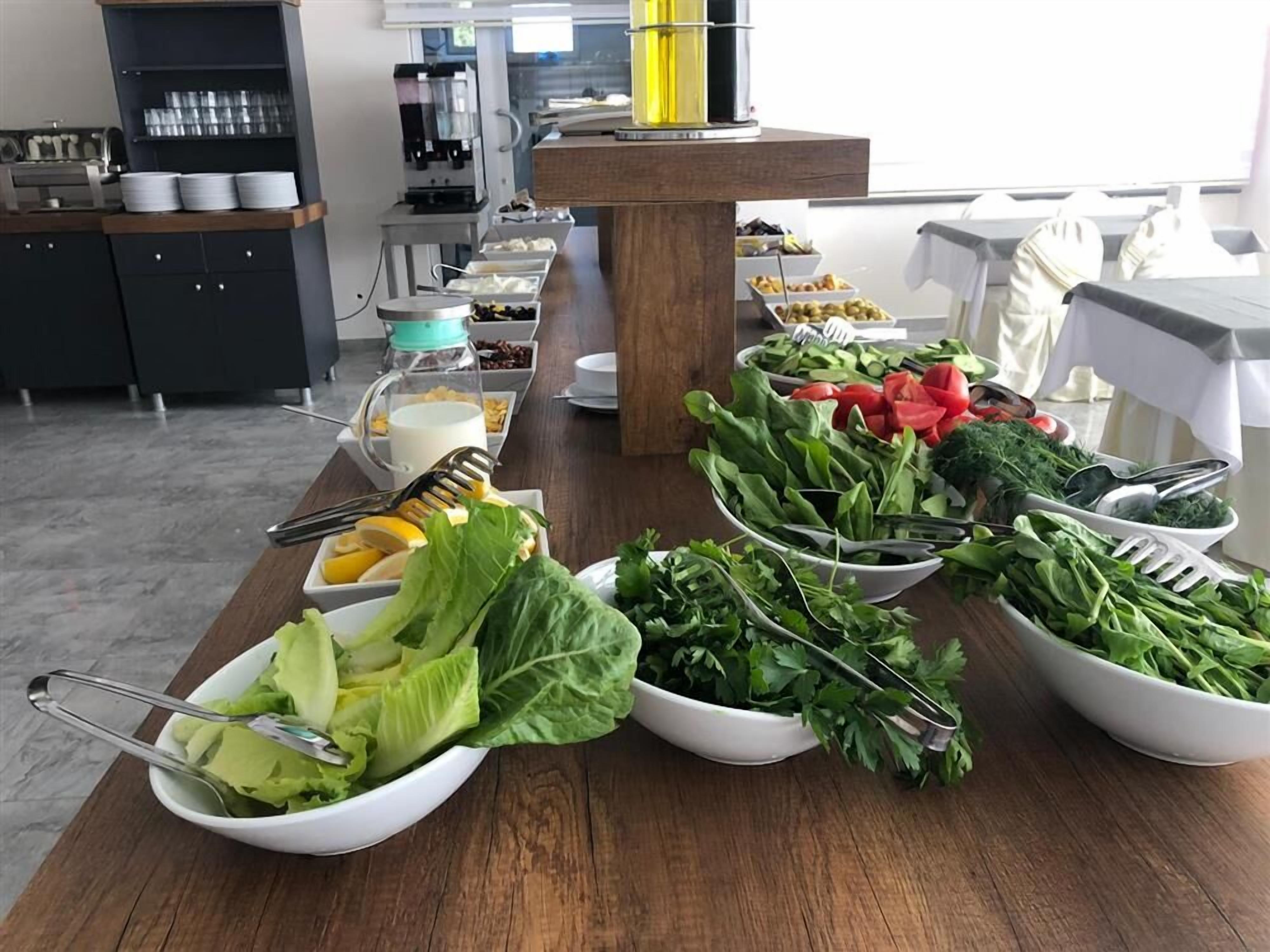 Daily buffet breakfast for a fee