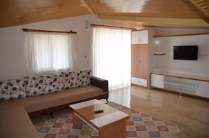 Standard Penthouse, 2 Bedrooms | Living area | LCD TV - Ege Termal Otel (Denizli)