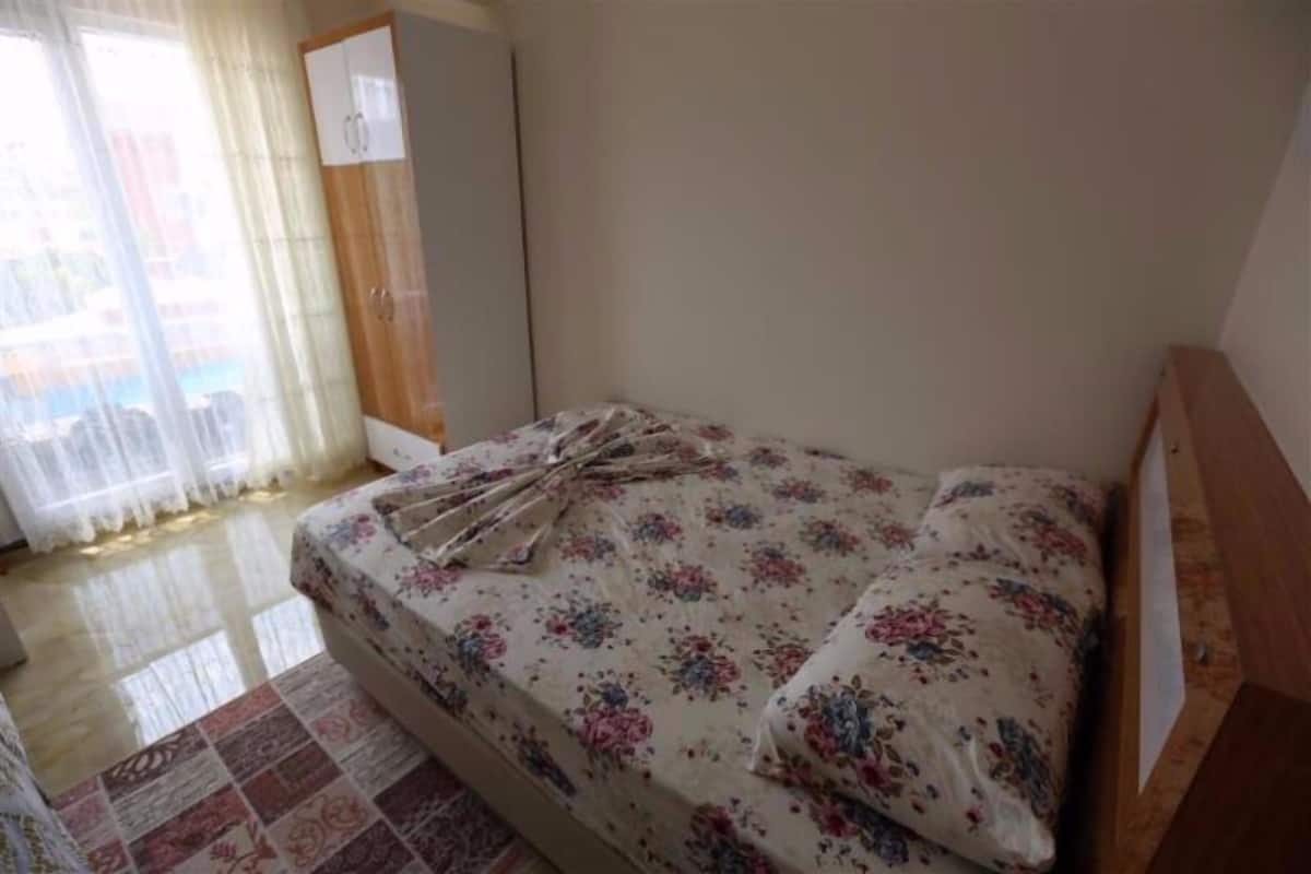 Desk, WiFi (free), bed sheets