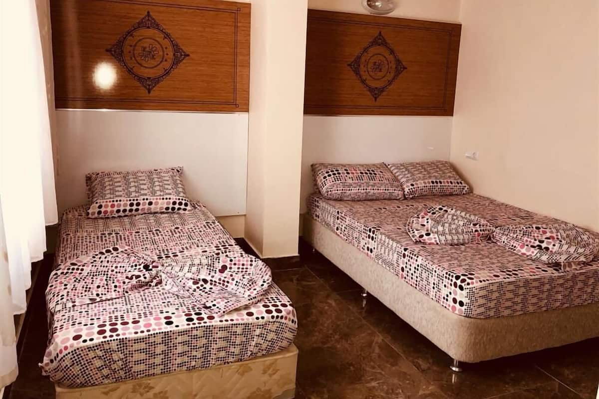 Standard Apartment, 2 Bedrooms | Desk, WiFi (free), bed sheets