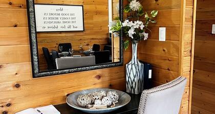 Cozy 3BR cottage on 100acres with hiking trails, firepit, woodstove & sauna