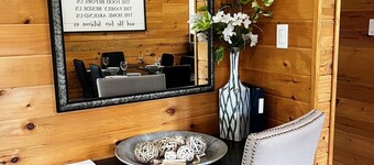 Cozy 3BR cottage on 100acres with hiking trails, firepit, woodstove & sauna