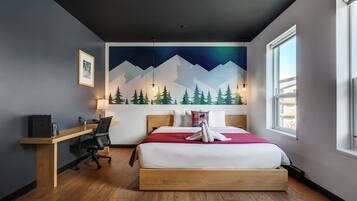 Economy kamer, 1 kingsize bed | Badkamer | Een bad/douchecombinatie, designer toiletartikelen, een haardroger