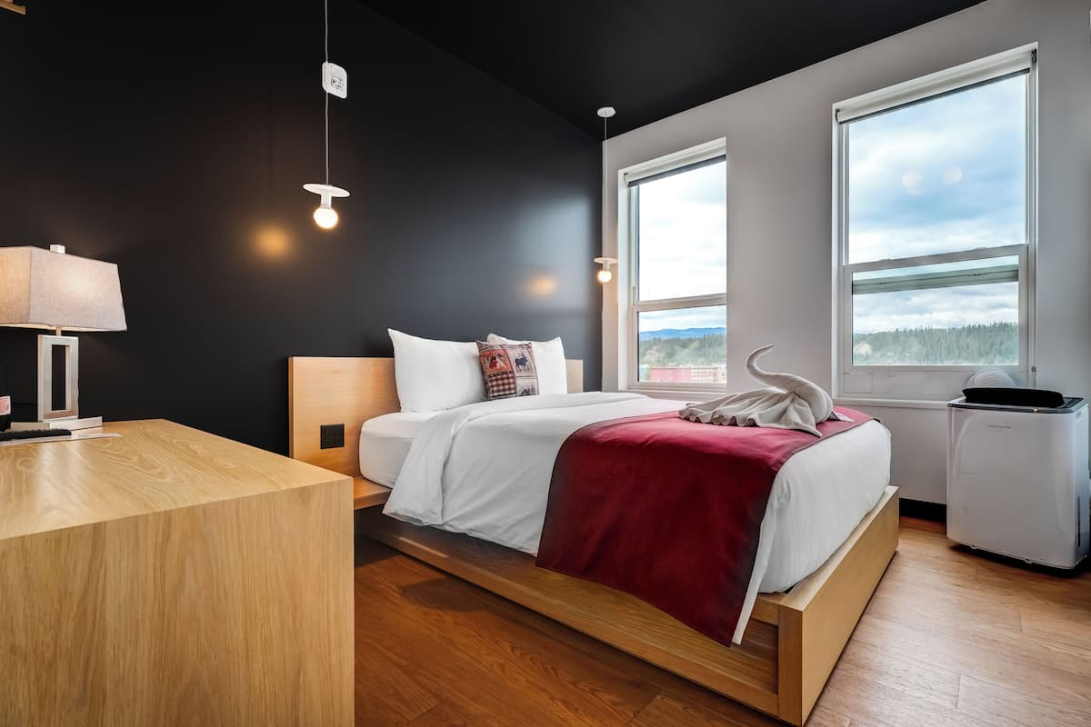 Departamento Deluxe, 1 cama Queen size | 1 habitación, escritorio y espacio para trabajar con laptop