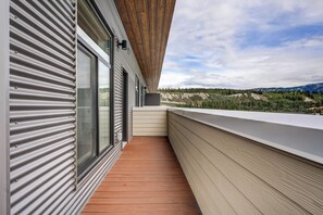 Exterior - Raven Inn Whitehorse (Whitehorse)