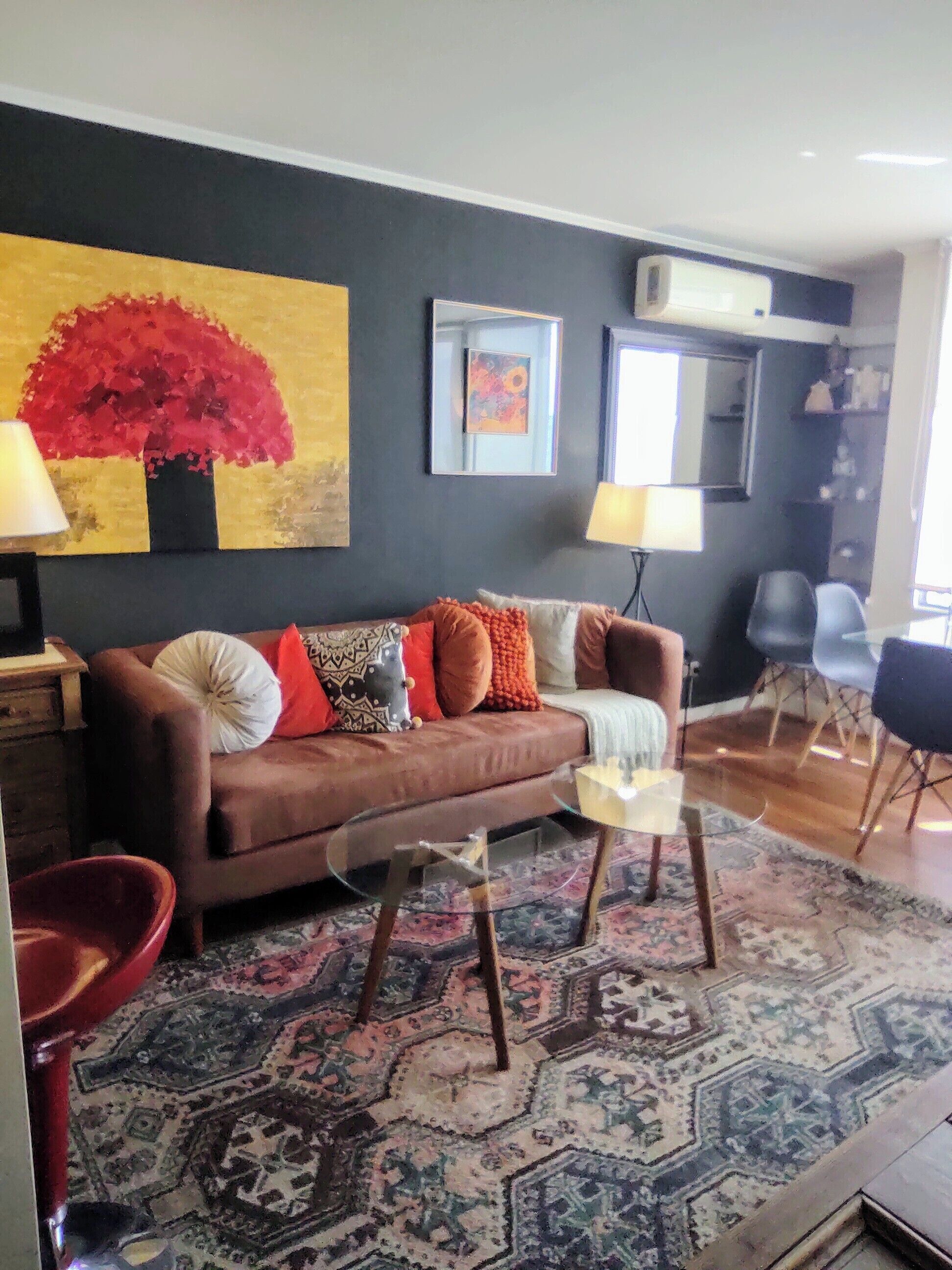 Smart TV, books, stereo