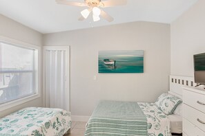 2 bedrooms, desk, iron/ironing board, free WiFi