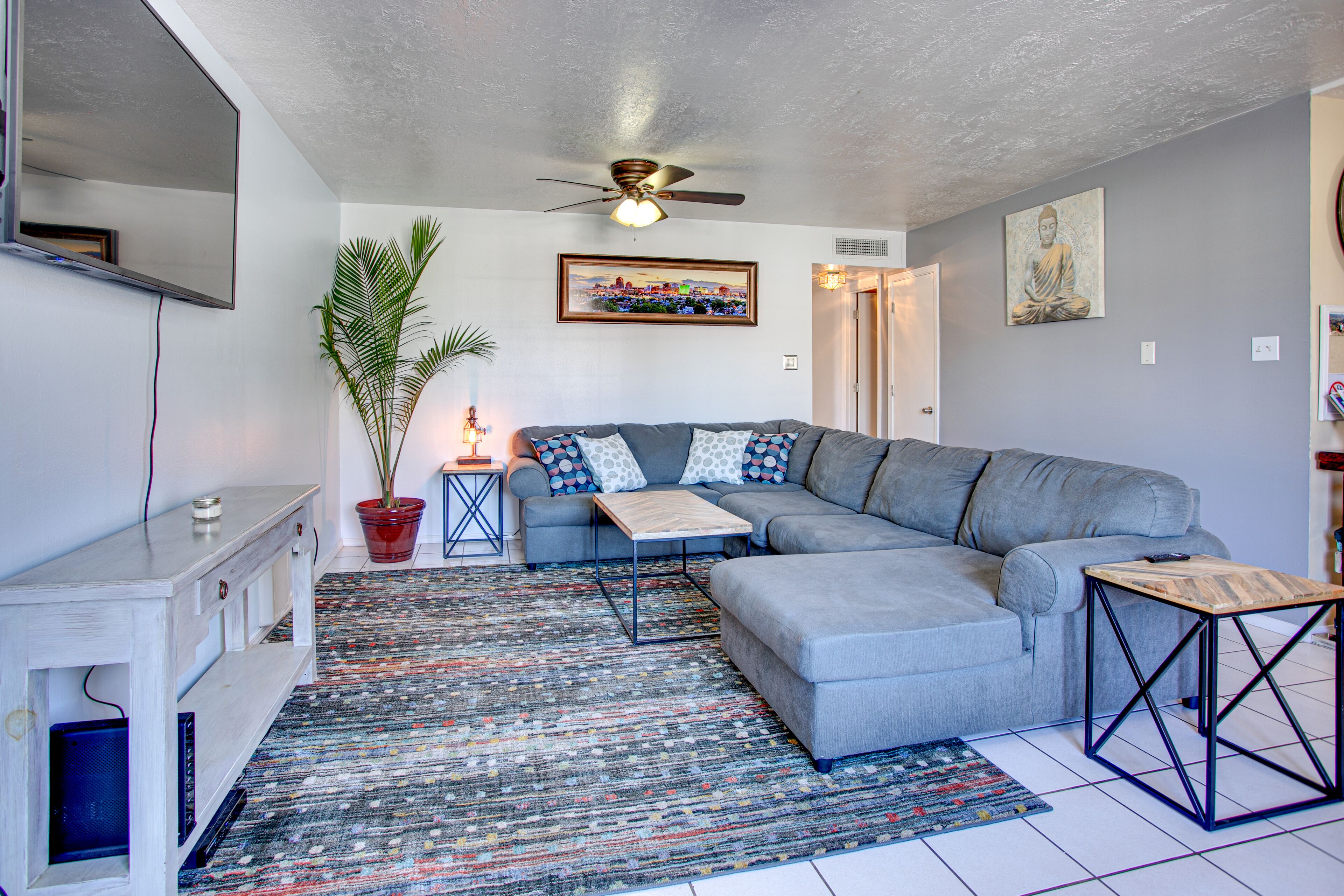 Älytelevisio, takka, videopelejä, Netflix