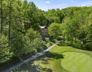 Golf - Large Mountain Condo in Gated Golf Resort, Washer & Dryer, Golf Course View!  (Whittier)