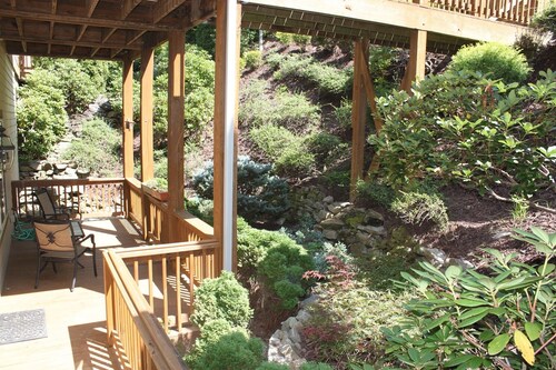 Suuri vuoristohuoneisto Gated Golf Resortissa