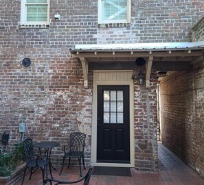 Exterior detail - WEEKNIGHT DICOUNTS!! Garden Suite in 1850s Rowhouse, steps from Forsyth Park! (Savannah)