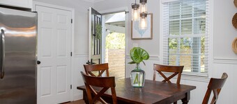 Palm Key - A Cozy Coastal Cottage