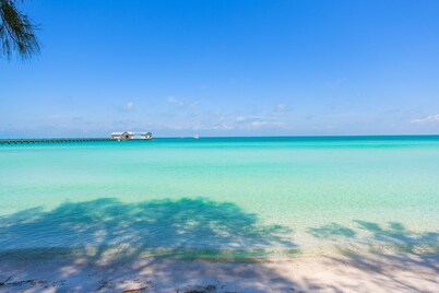 Beautiful Bungalow with Pool and Bay Views! - Barefoot by the Bay at Bayside Bun