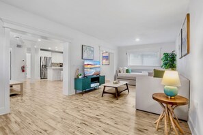 1 chambre, fer et planche à repasser, Wi-Fi gratuit, draps fournis