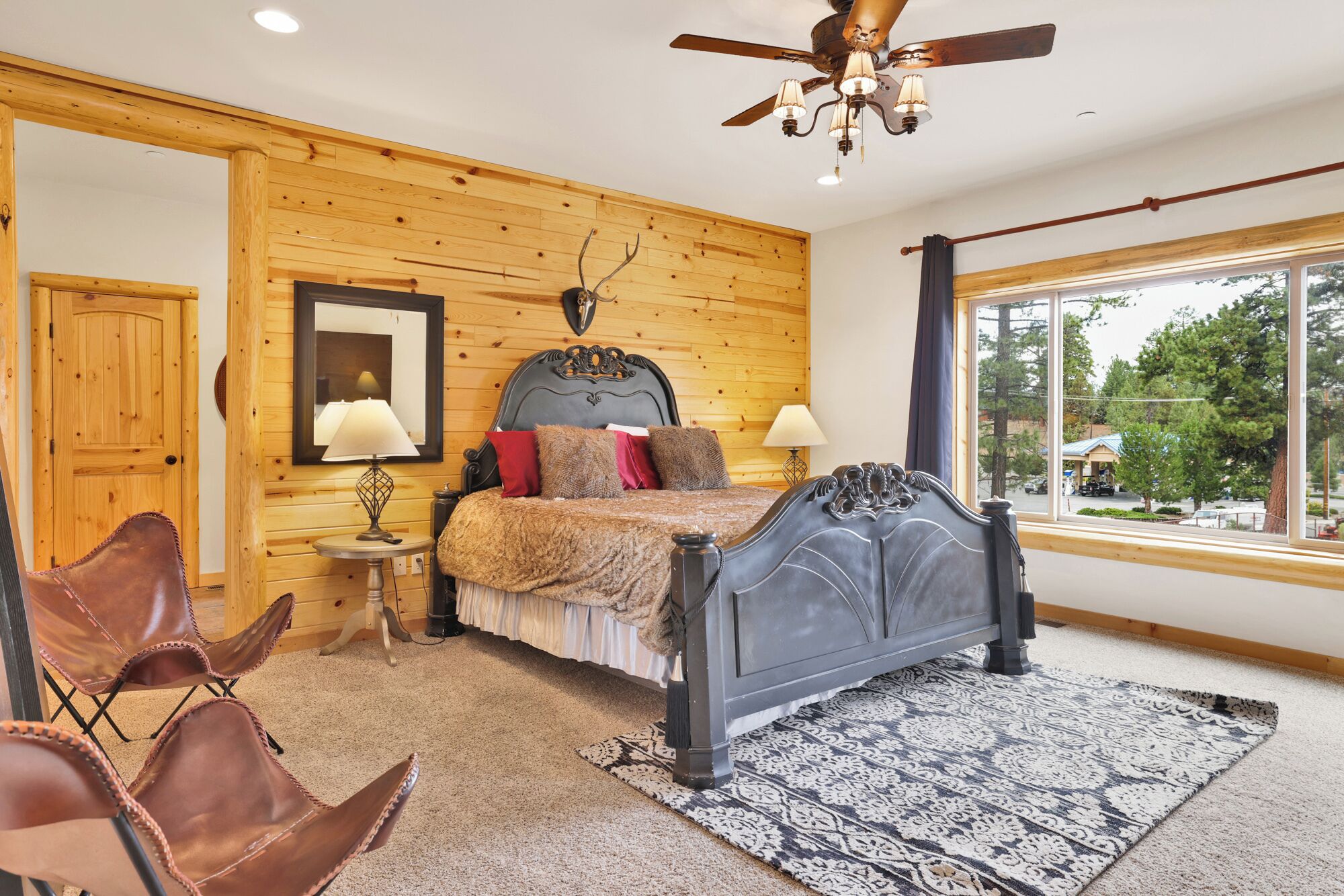 House, Multiple Beds, Hot Tub, Mountain View (1648) | 3 bedrooms, individually decorated, individually furnished, bed sheets