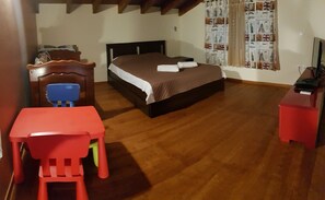 2 Schlafzimmer, Bügeleisen/Bügelbrett, WLAN