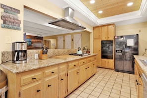 Casa, varias camas, bañera de hidromasaje, vistas a la montaña (1651) | Cocina privada | Cafetera o tetera